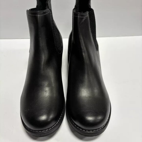 Amazon.com | EASTLAND Women Eastland Women’s Jasmine Black Chelsea Boots, Size 8 M